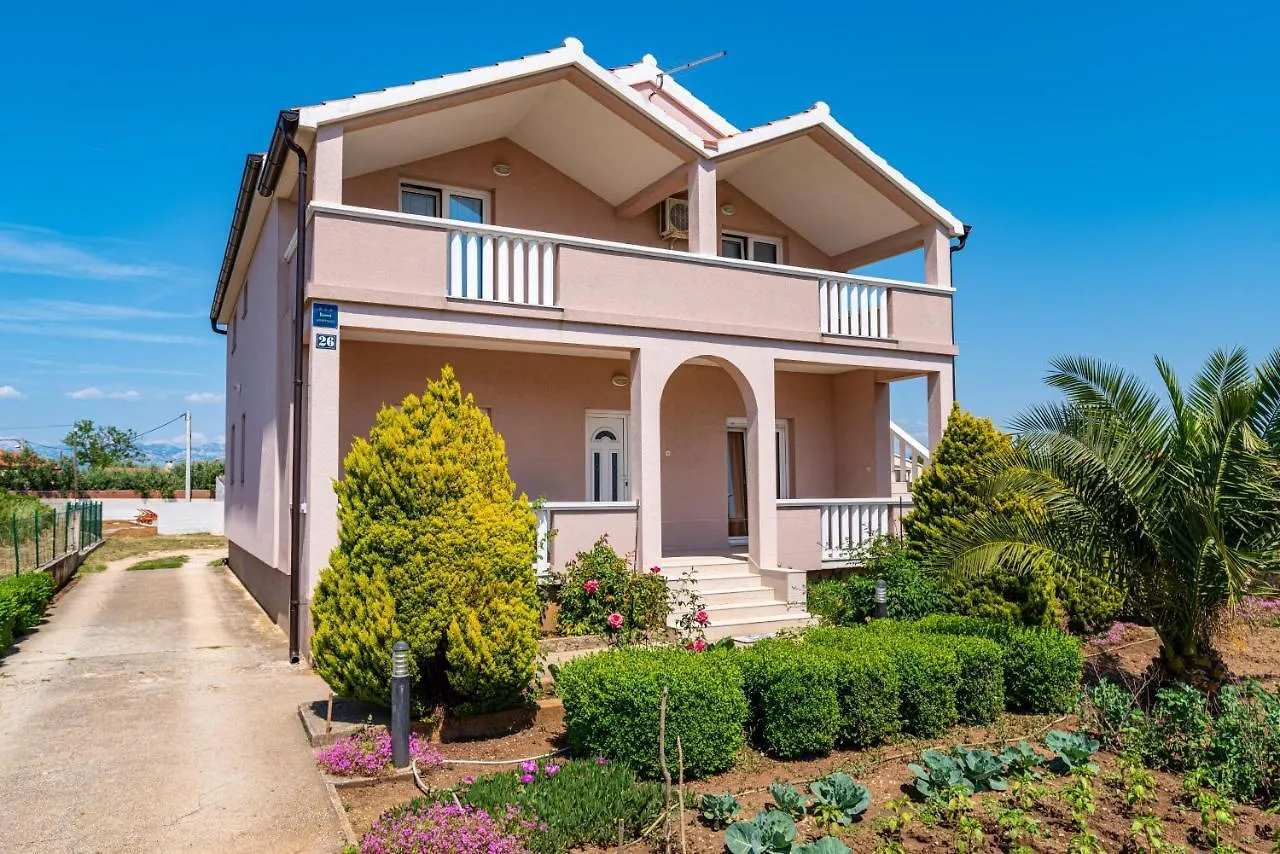 Family Friendly Apartments With A Swimming Pool Nin, Zadar - 18821