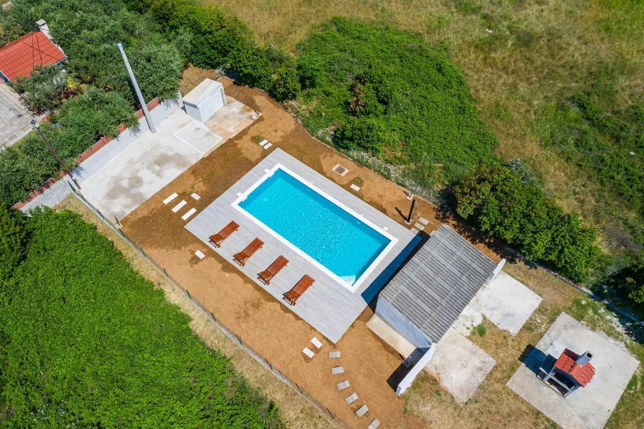 Family Friendly Apartments With A Swimming Pool Nin, Zadar - 18821  Nin