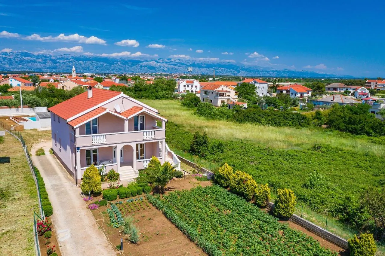 Family Friendly Apartments With A Swimming Pool Nin, Zadar - 18821 Croatia