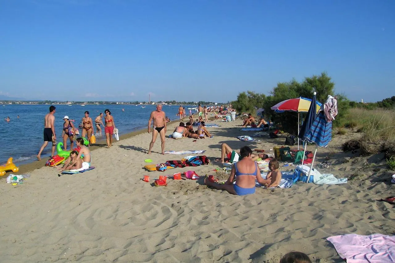 Family Friendly Apartments With A Swimming Pool Nin, Zadar - 18821 Croatia