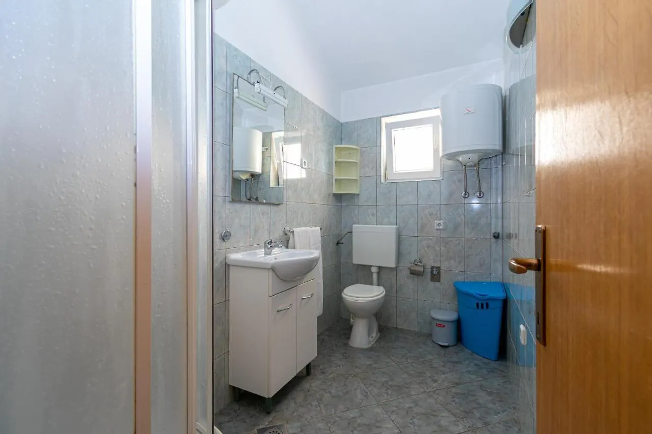 Family Friendly Apartments With A Swimming Pool Nin, Zadar - 18821 Nin