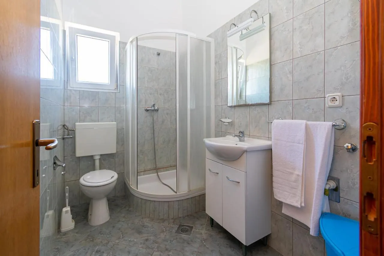 Family Friendly Apartments With A Swimming Pool Nin, Zadar - 18821