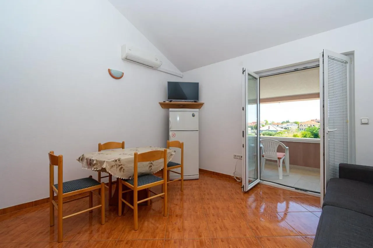 Family Friendly Apartments With A Swimming Pool Nin, Zadar - 18821 0*, Nin